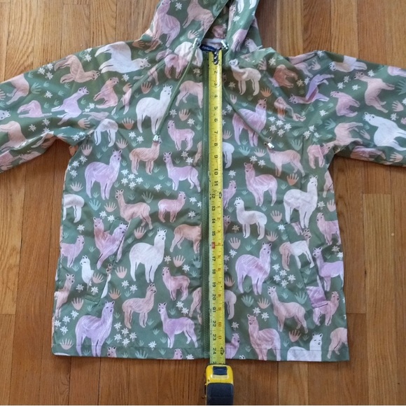 Elusive Rain Makes Green Pastures Raincoat from Highway Princess, Medium/Large - Picture 6 of 6